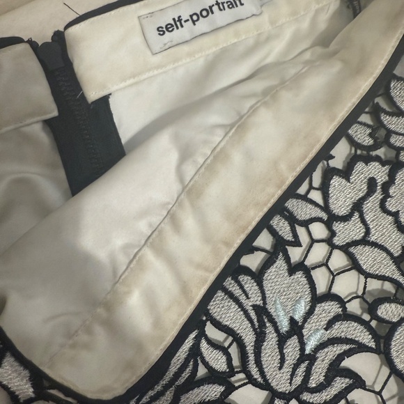 Self-Portrait Lace Guipure Mini Skirt - Picture 3 of 3